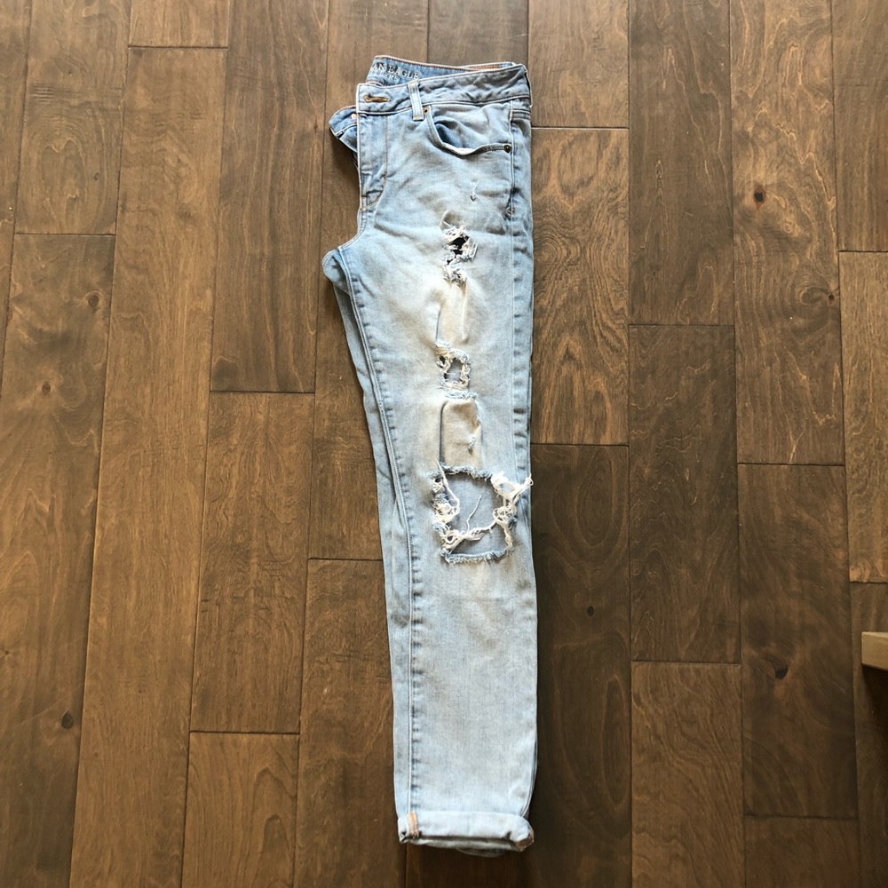American Eagle Skinny distressed jeans size 8